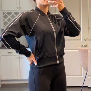 ⚜️ Good American track jacket